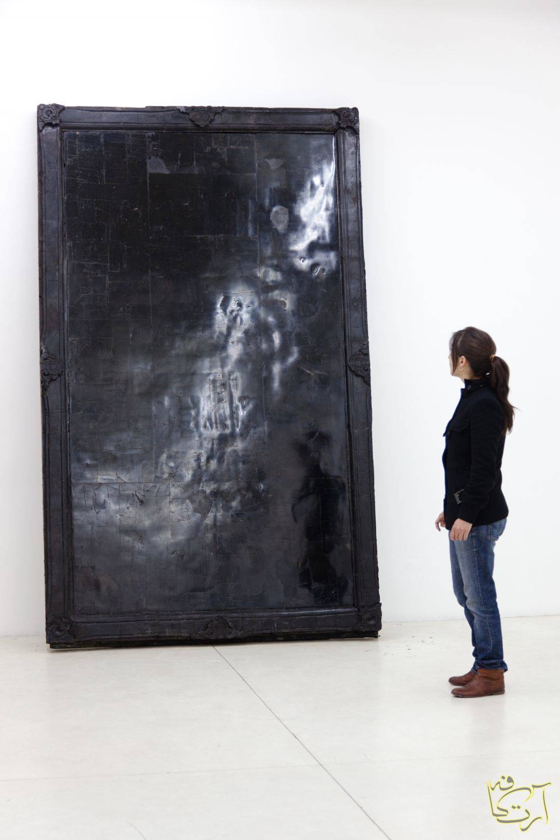 هنرهای تجسمی نمایشگاه   آینه سیاه  گالری   ساعتچی  لندن
